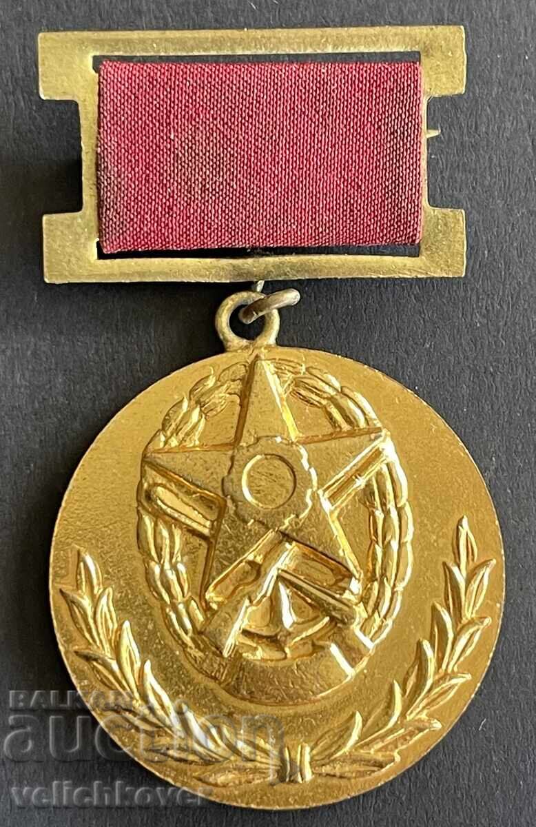 42499 България медал Заслужил деятел на ДОСО позлата 50-те г 42499 България медал Заслужил деятел на ДОСО позлата 50-те г