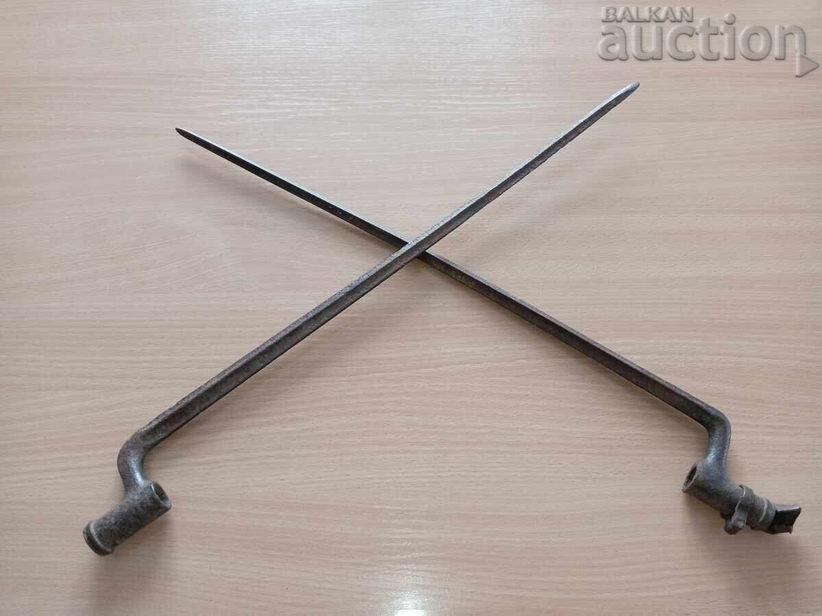 старинен байонет иглен щик началото на 19ти век лот два броя старинен байонет иглен щик началото на 19ти век лот два броя