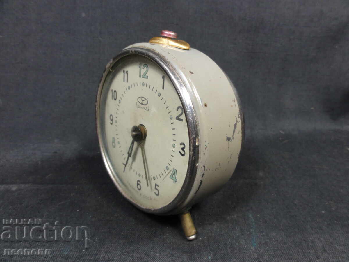 BZTS STAR RETRO SOTS SSSR CHASORNIC MECANIC CU ALARMĂ VITEAZ cu preț € 0.01 | 0.02 BGN BZTS STAR RETRO SOTS SSSR CHASORNIC MECANIC CU ALARMĂ VITEAZ cu preț € 0.01 | 0.02 BGN