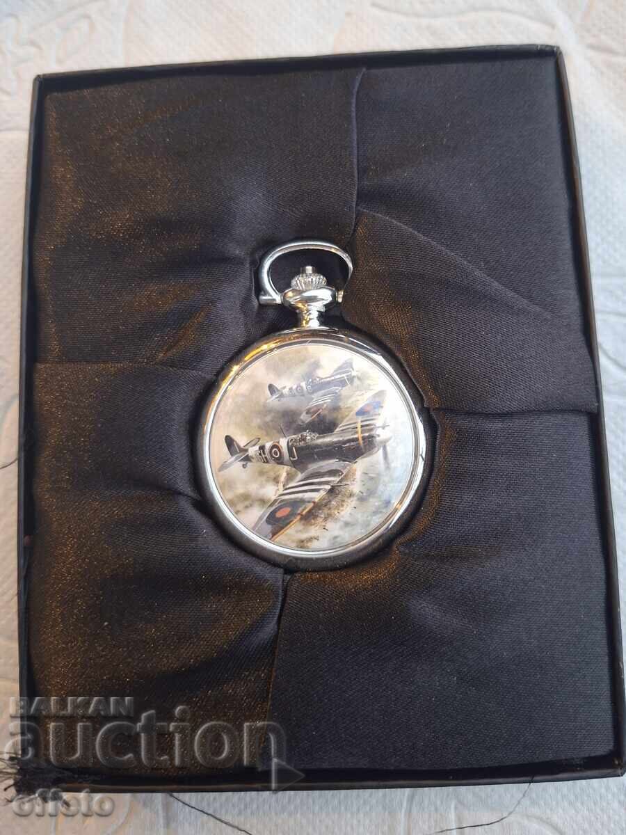 Δημοπρασία ΚΑΙΝΟΥΡΙΟ ΜΕ ΚΟΥΤΙ ΚΑΙ ΕΓΓΡΑΦΑ Δημοπρασία ΚΑΙΝΟΥΡΙΟ ΜΕ ΚΟΥΤΙ ΚΑΙ ΕΓΓΡΑΦΑ