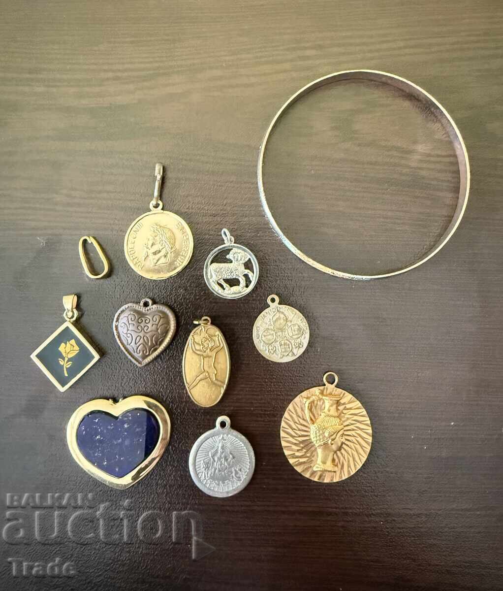 Lot of pendants / medallions