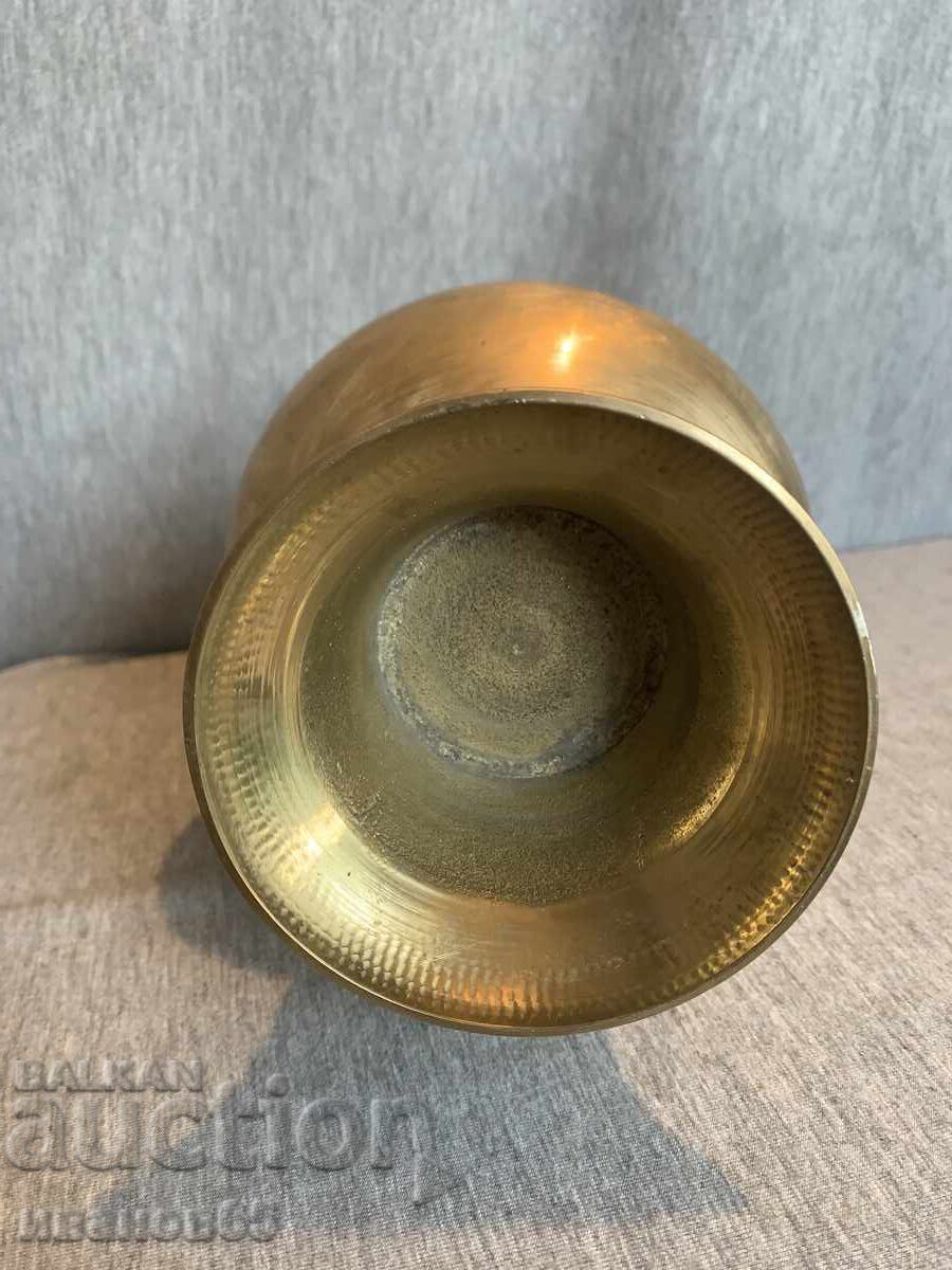 Доставка на бронзова флорална ваза Доставка на бронзова флорална ваза