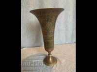 Голяма месингова ваза