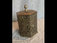 Метална кутия