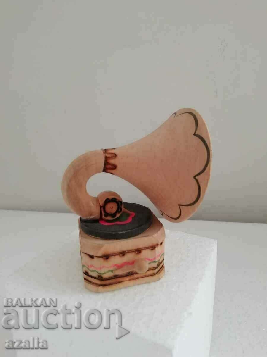 Δημοπρασία Γραμμόφωνο - ξύλινο σουβενίρ Δημοπρασία Γραμμόφωνο - ξύλινο σουβενίρ