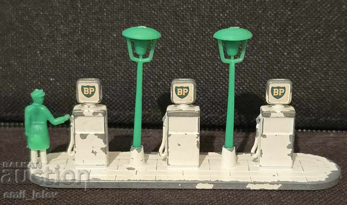 MATCHBOX LESNEY - Accessory Pack No. 1b - BP Petrol Pumps with price € 26.00 | 50.85 BGN MATCHBOX LESNEY - Accessory Pack No. 1b - BP Petrol Pumps with price € 26.00 | 50.85 BGN