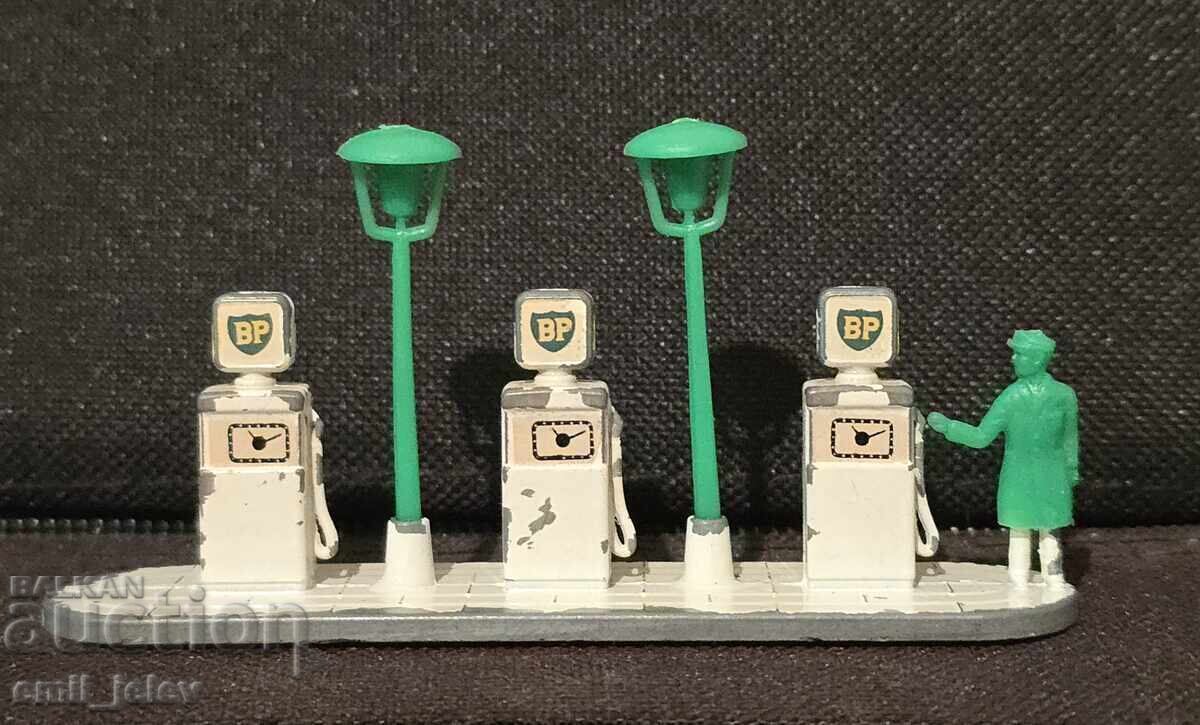 MATCHBOX LESNEY - Accessory Pack No. 1b - BP Petrol Pumps