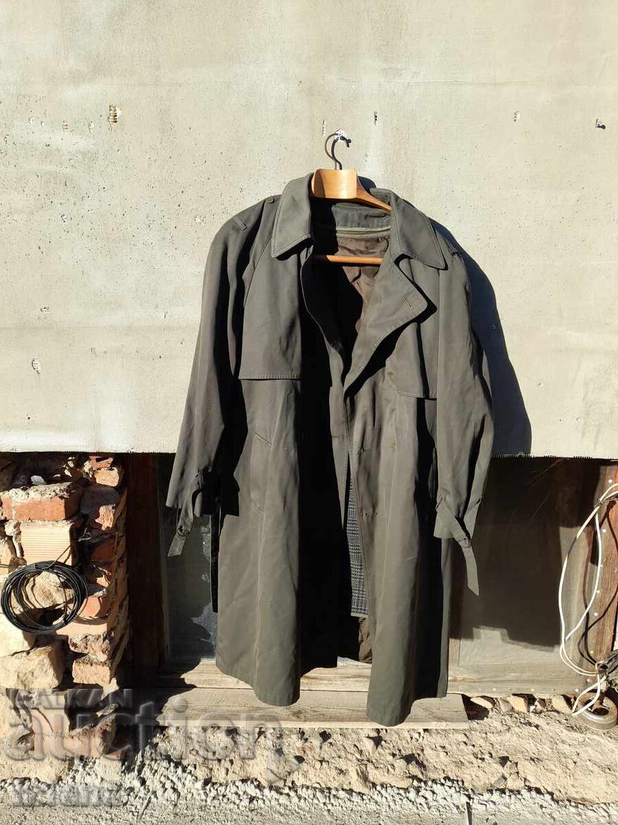 Стар военен шлифер Стар военен шлифер