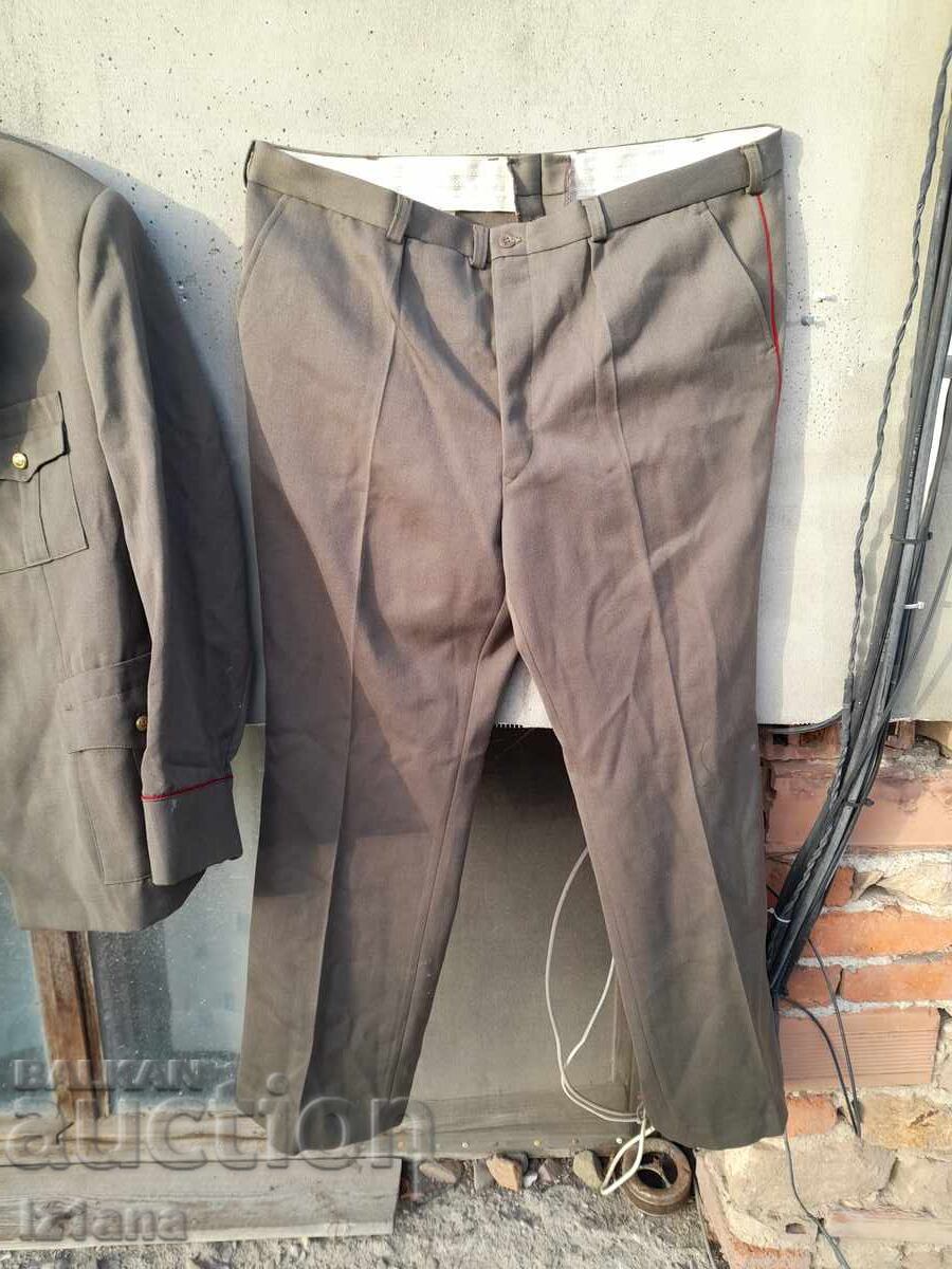 Аукцион Стара военна униформа Аукцион Стара военна униформа