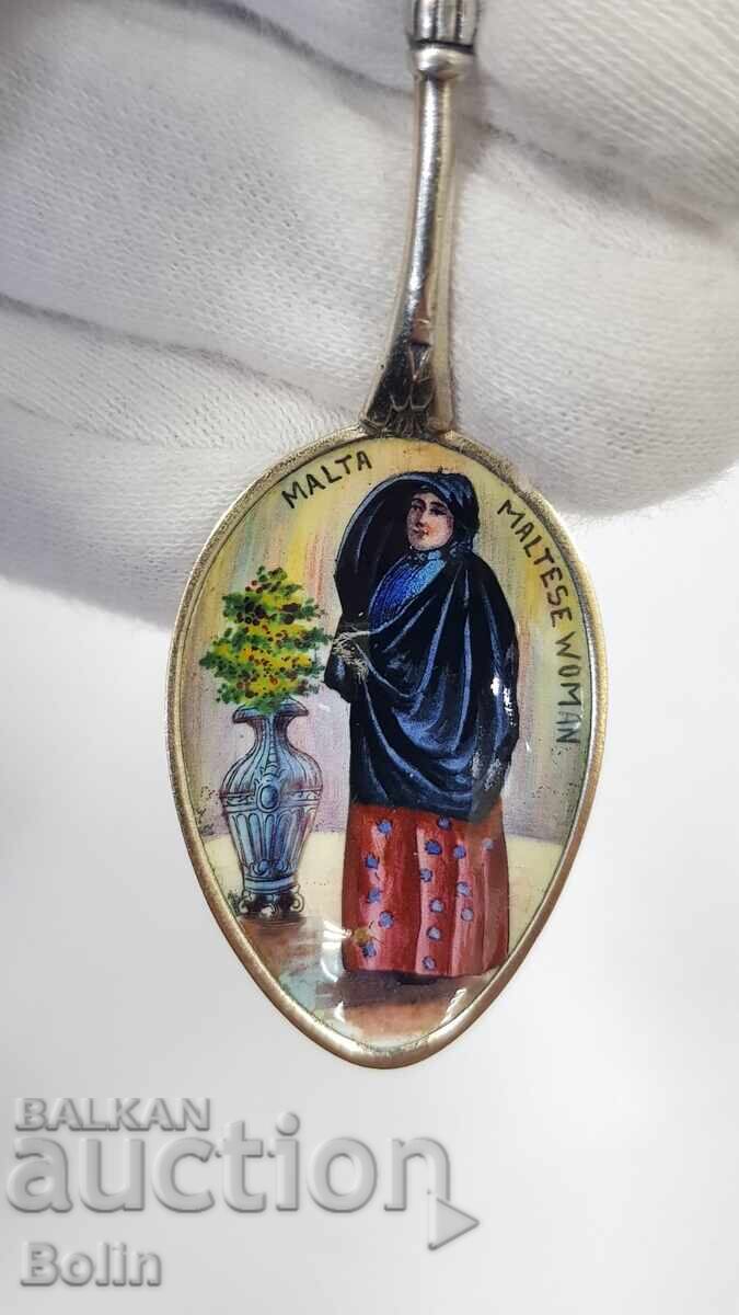 Licitație Linguriță argintată, aurită cu Email Pictural - Malta 800 pr Licitație Linguriță argintată, aurită cu Email Pictural - Malta 800 pr