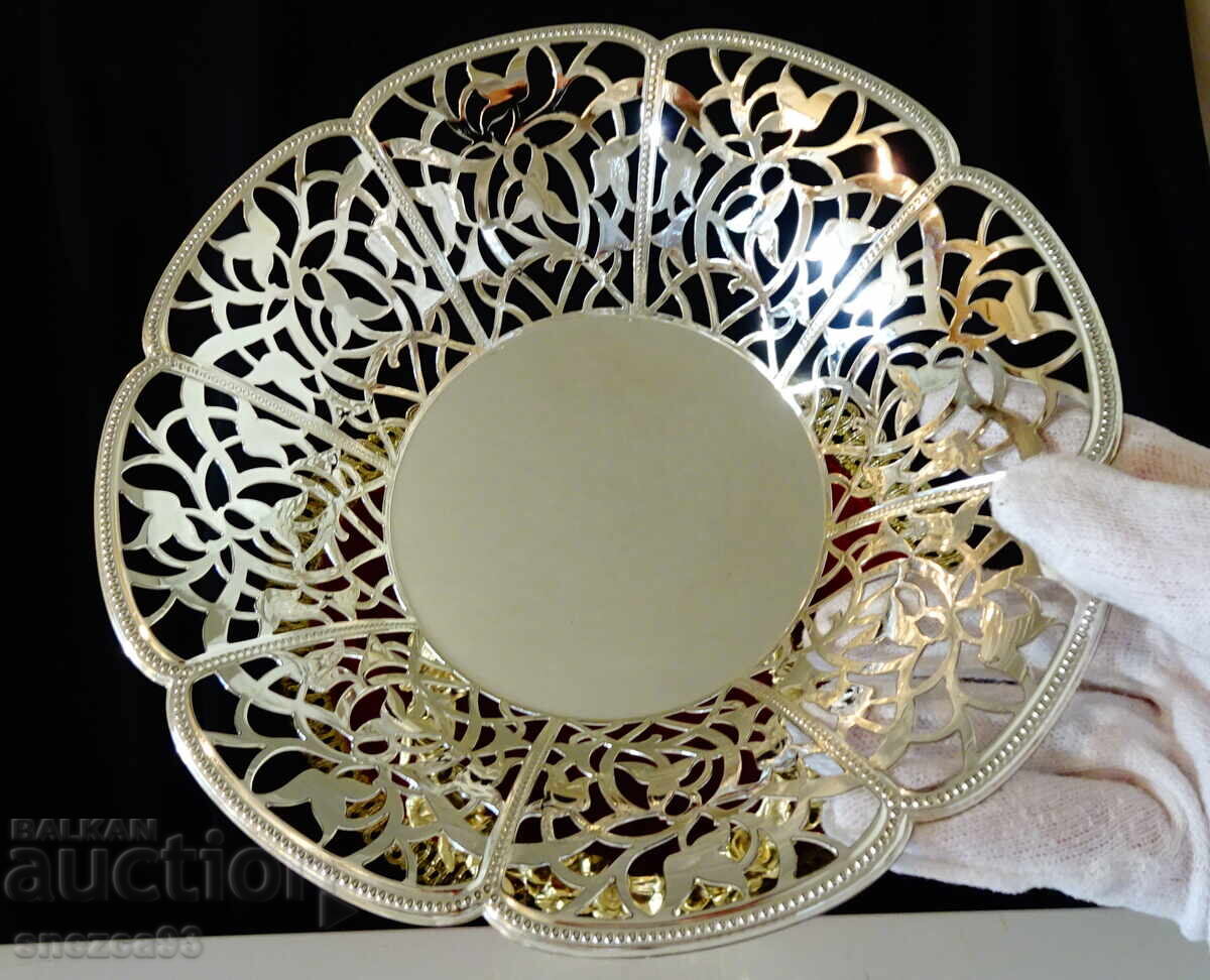 Аукцион Посребрена фруктиера WMF,съд за сладки,ажур,релеф. Аукцион Посребрена фруктиера WMF,съд за сладки,ажур,релеф.