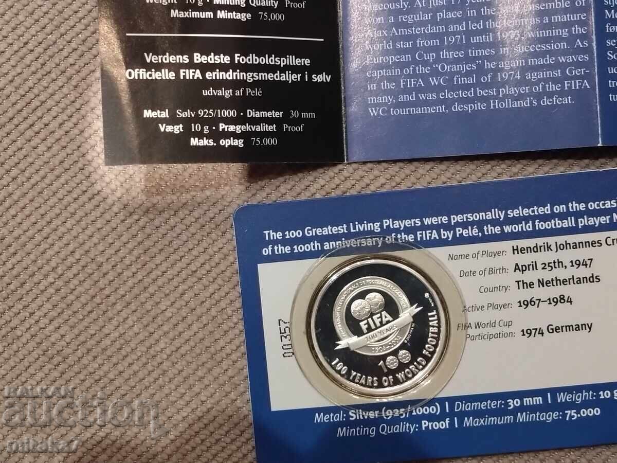 Сребърен медал, ФИФА с цена € 28.00 | 54.76 лв. Сребърен медал, ФИФА с цена € 28.00 | 54.76 лв.