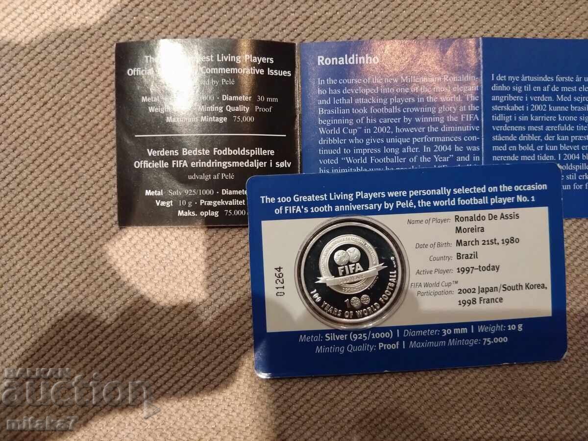 Сребърен медал, ФИФА с цена € 28.00 | 54.76 лв. Сребърен медал, ФИФА с цена € 28.00 | 54.76 лв.