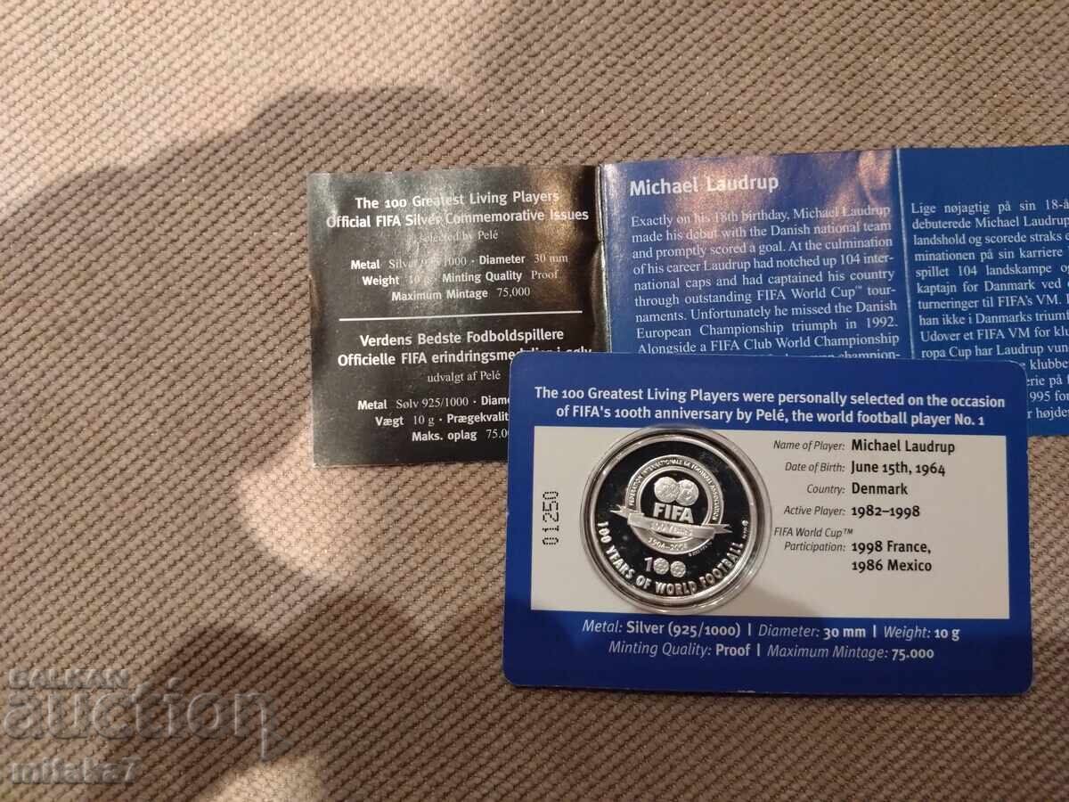 Сребърен медал, ФИФА с цена € 28.00 | 54.76 лв. Сребърен медал, ФИФА с цена € 28.00 | 54.76 лв.