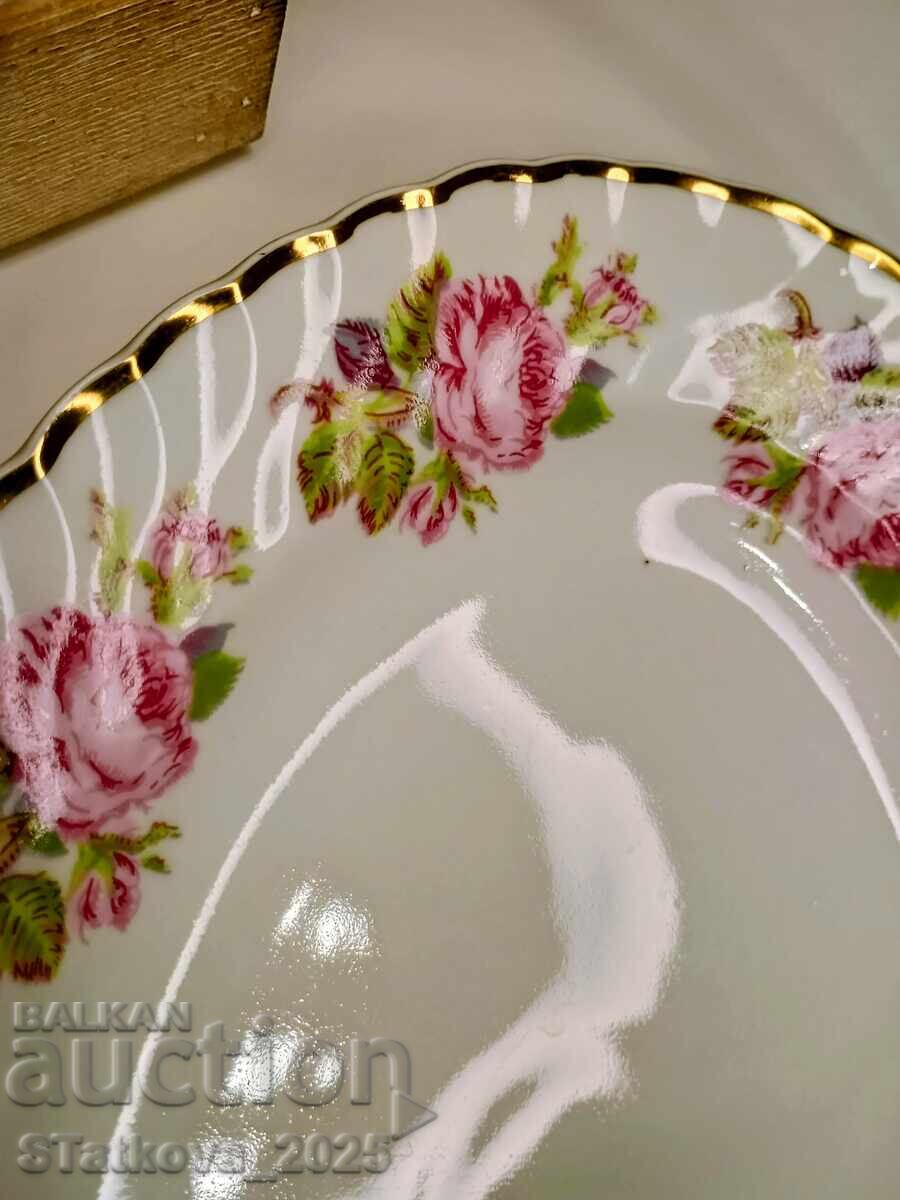 Винтидж порцеланово плато произведено в България с цена € 15.34 | 30.00 лв. Винтидж порцеланово плато произведено в България с цена € 15.34 | 30.00 лв.