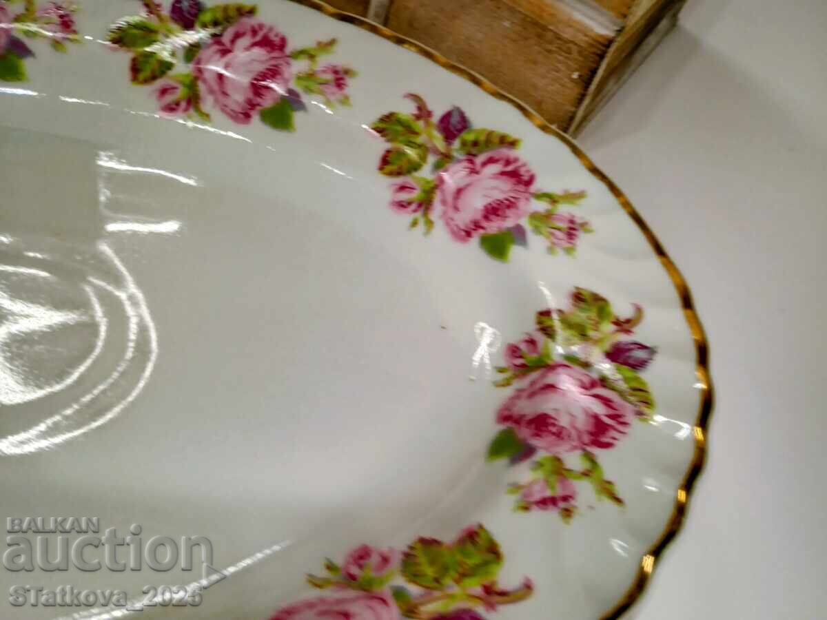 Аукцион Винтидж порцеланово плато произведено в България Аукцион Винтидж порцеланово плато произведено в България