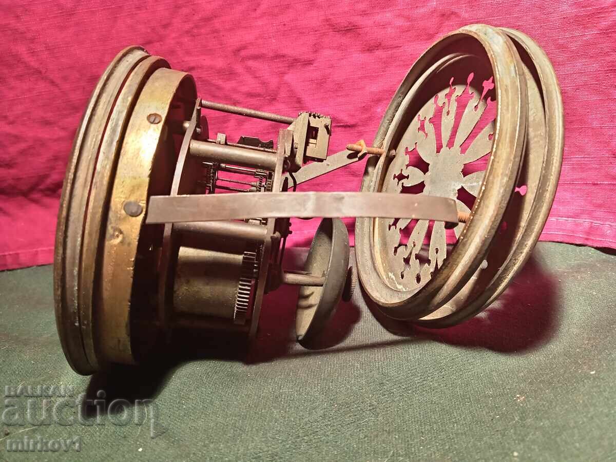 Аукцион Механизъм от френски каминен часовник Аукцион Механизъм от френски каминен часовник