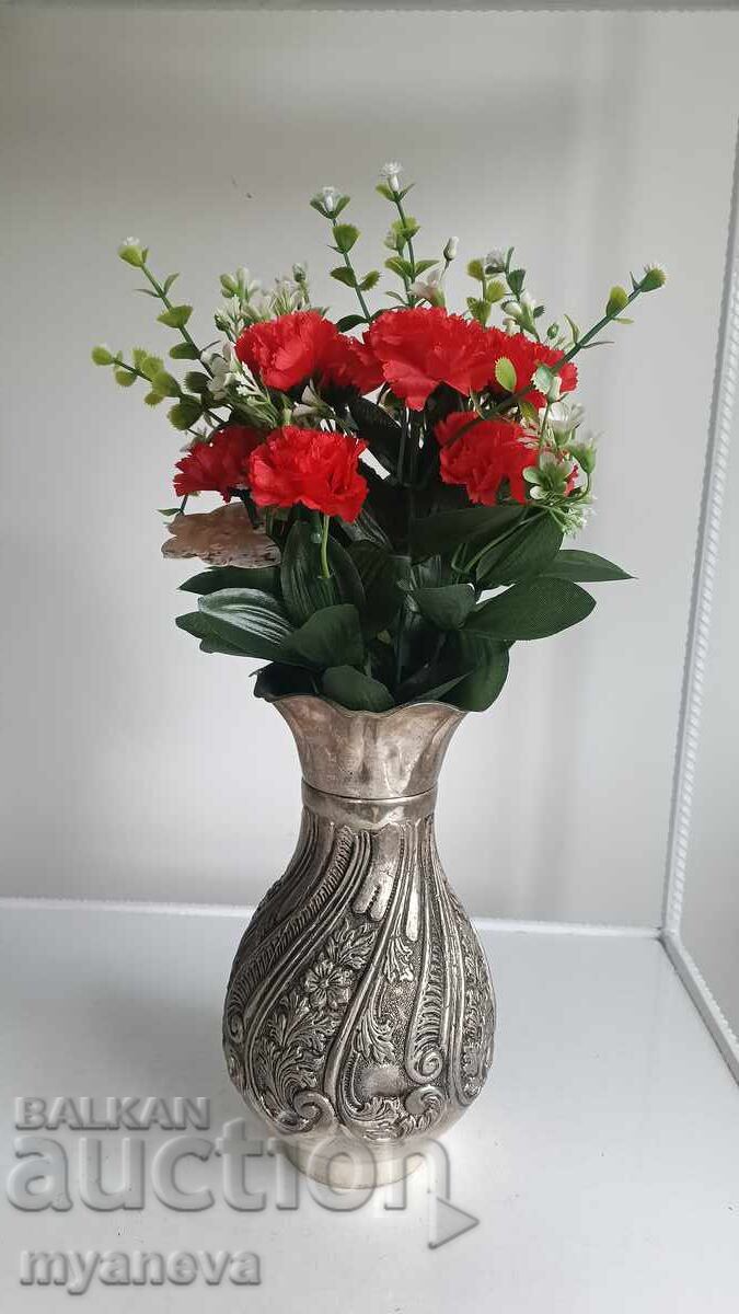 Vază vintage, masivă, metalică, argintată cu preț € 30.00 | 58.67 BGN