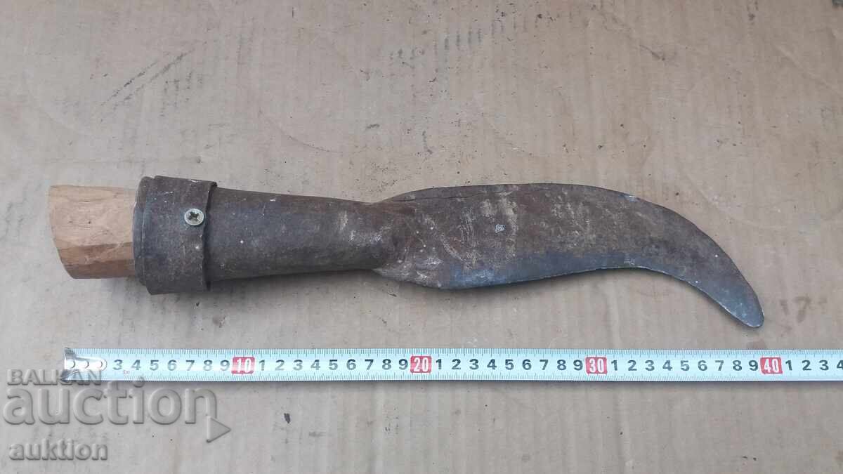 Σφυρήλατο αναγεννησιακό δρεπάνι για κλάδεμα θάμνων με τιμή € 8.99 | 17.58 BGN