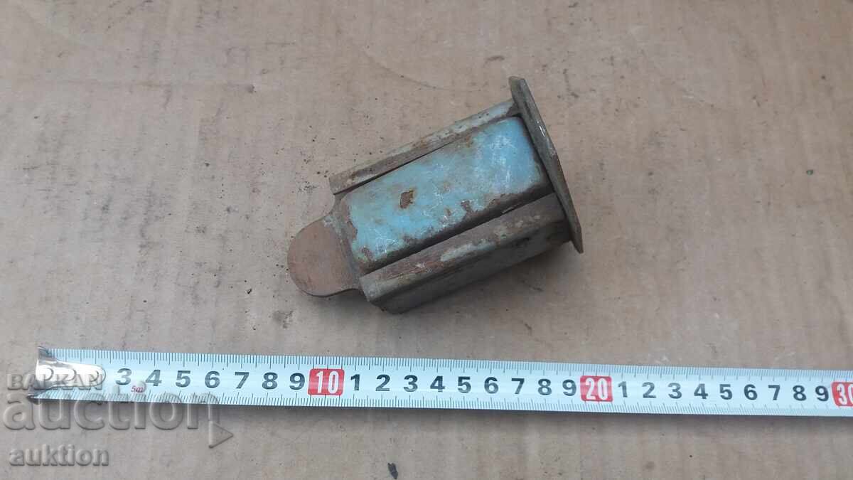 Стар перфоратор за самотаксуване на билети с цена € 19.99 | 39.10 лв. Стар перфоратор за самотаксуване на билети с цена € 19.99 | 39.10 лв.