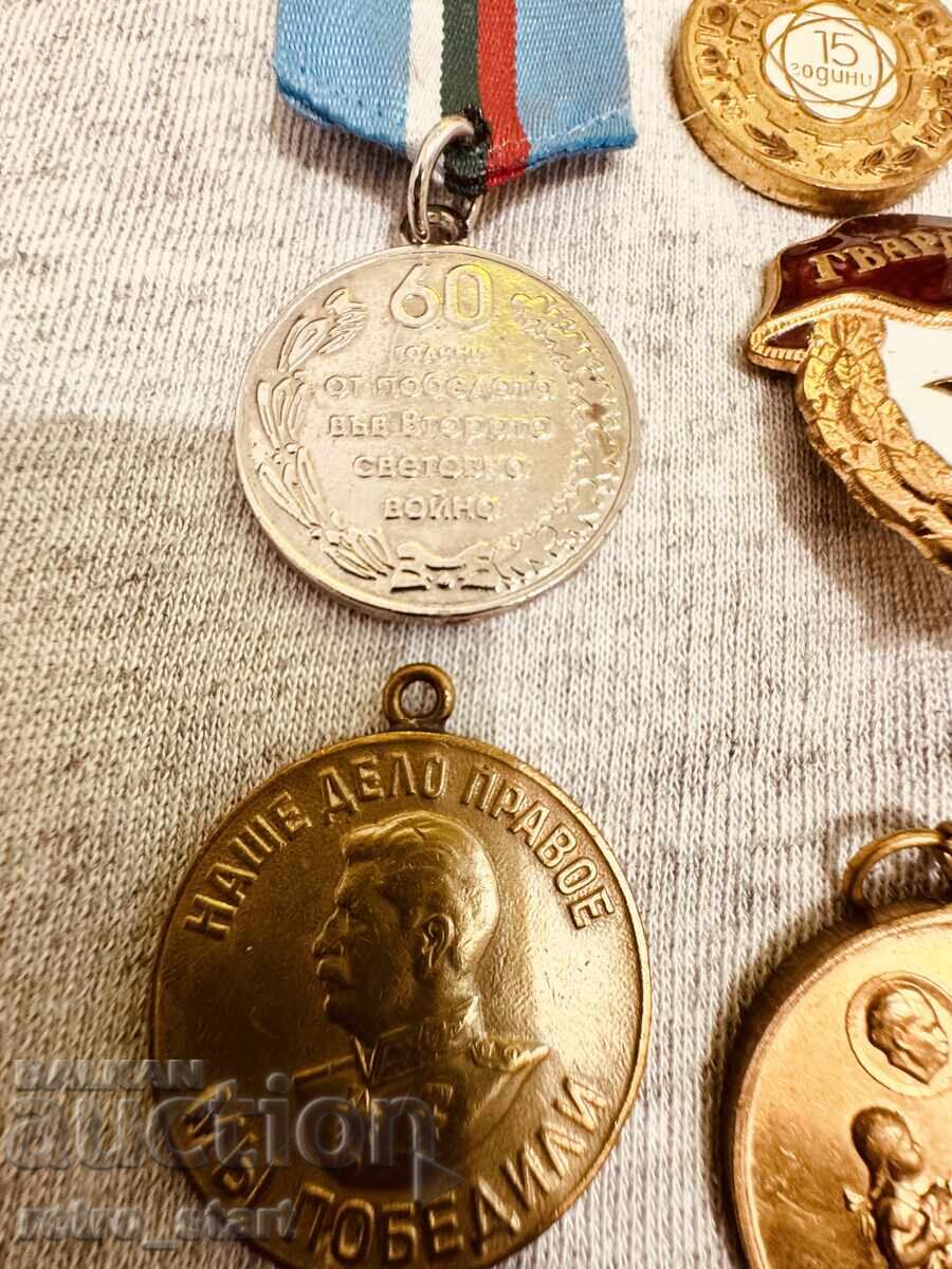 Delivery of Lots of medals