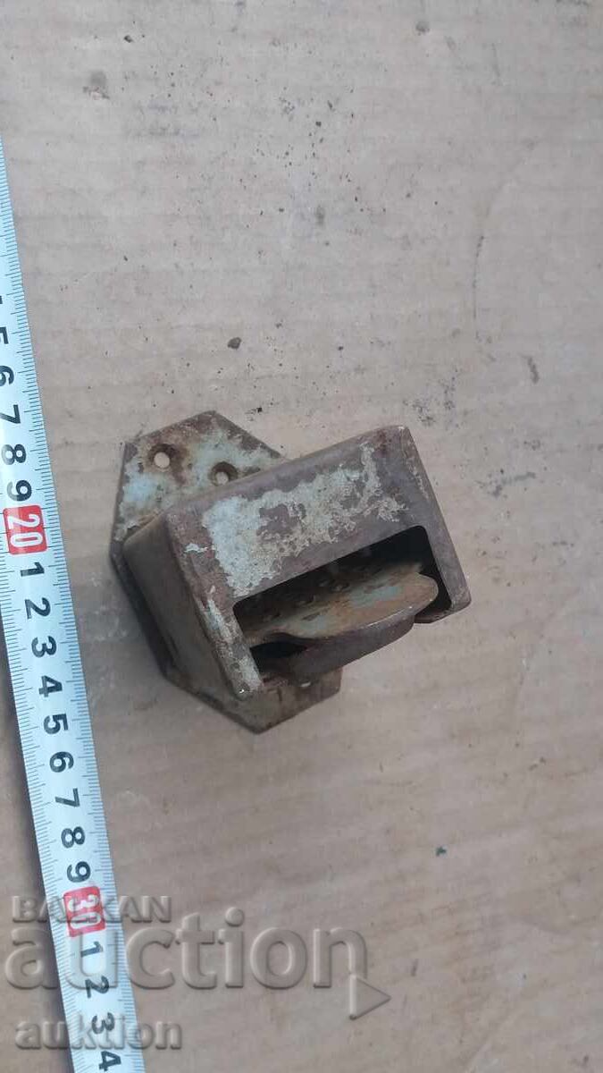 Стар перфоратор за самотаксуване на билети с цена € 19.99 | 39.10 лв. Стар перфоратор за самотаксуване на билети с цена € 19.99 | 39.10 лв.