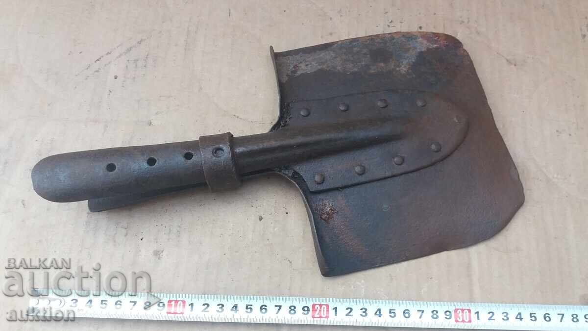 ВОЕННА ОКОПНА ЛОПАТКА - 7 ВОЕННА ОКОПНА ЛОПАТКА - 7