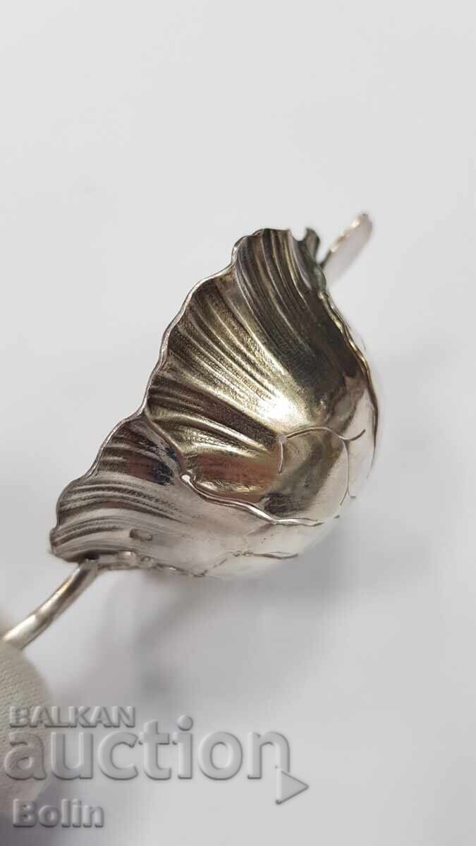 Аукцион Прекрасна сребърна лъжица за захар Франция 19 век Аукцион Прекрасна сребърна лъжица за захар Франция 19 век