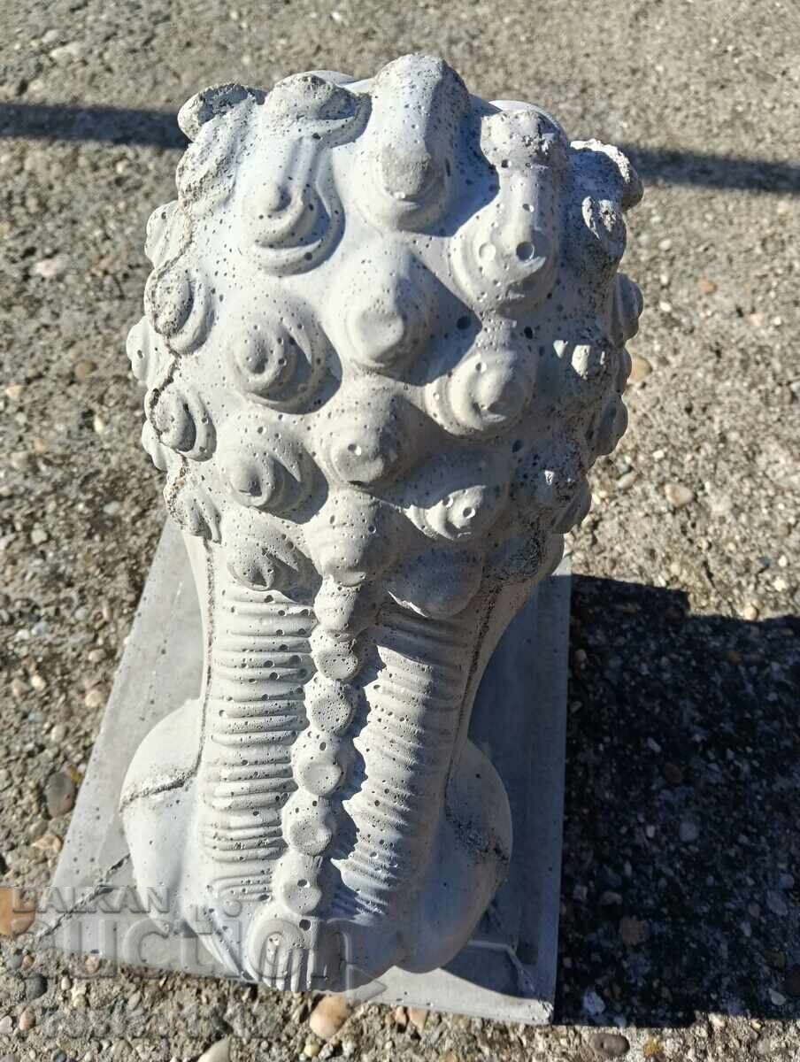 Chinese Lion Statue with price € 0.01 | 0.02 BGN