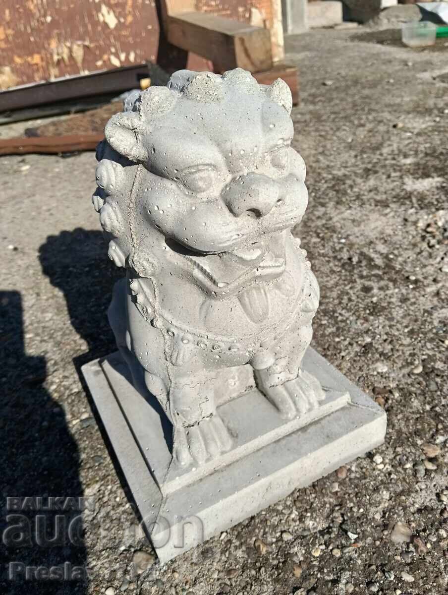 Auction  Chinese Lion Statue