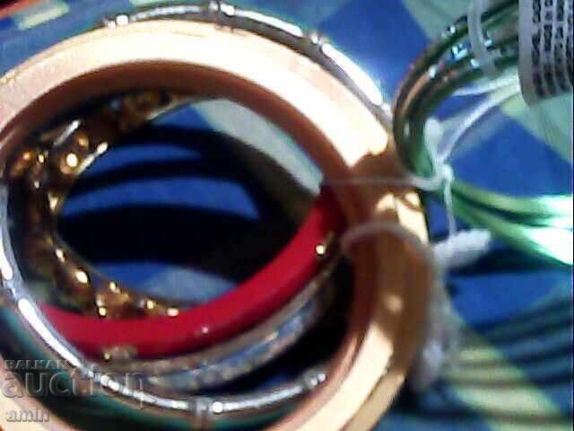 Доставка на красива гривна