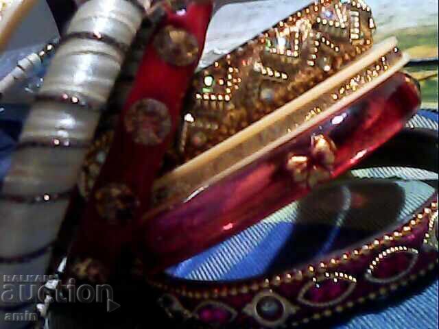 όμορφα βραχιόλια με τιμή € 3.50 | 6.85 BGN