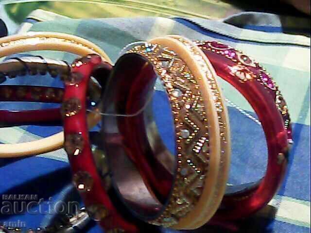 όμορφα βραχιόλια