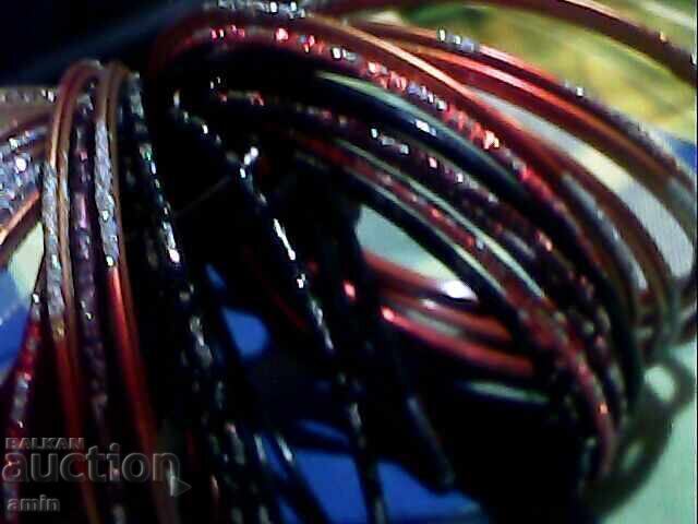 Доставка на красиви гривни