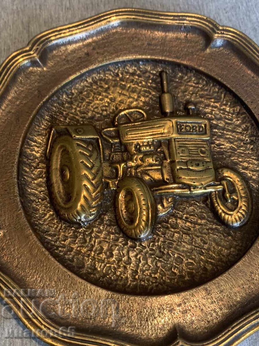Аукцион старо бронзово пано за стена трактор FORD Аукцион старо бронзово пано за стена трактор FORD