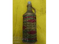 Плетено шише