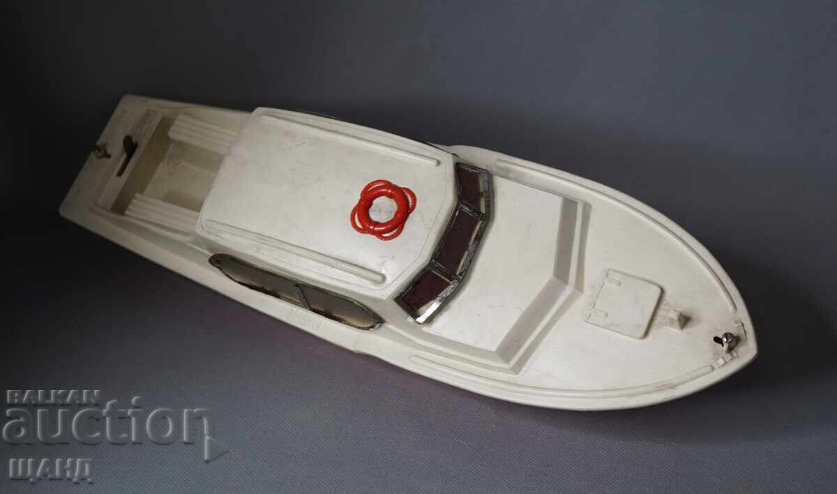 Old German plastic toy model cutter boat ship with price € 10.25 | 20.05 BGN Old German plastic toy model cutter boat ship with price € 10.25 | 20.05 BGN