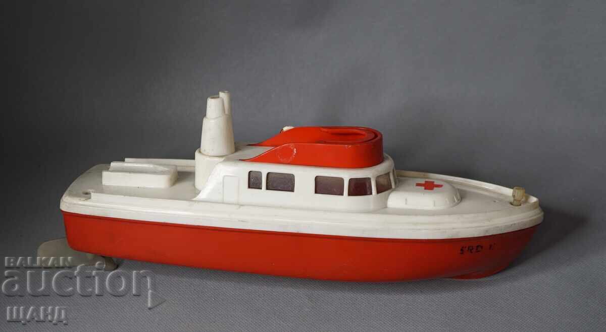 Licitație Jucărie veche germană din plastic, model navă Crucea Roșie