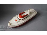 Стара Немска пластмасова  играчка модел кораб червен кръст