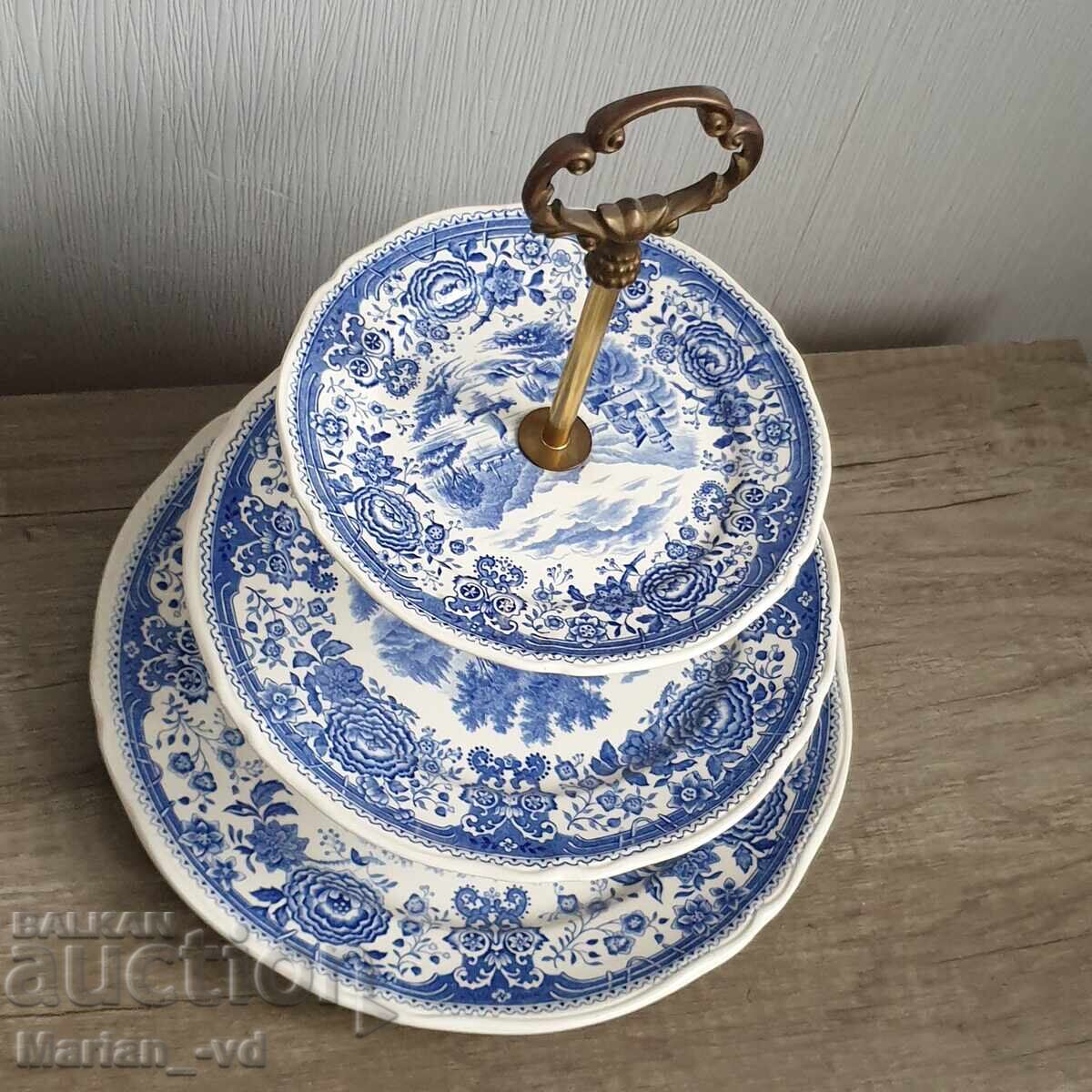 Доставка на Триетажен  поднос от "Burgenland Blue" на Villeroy & Boch