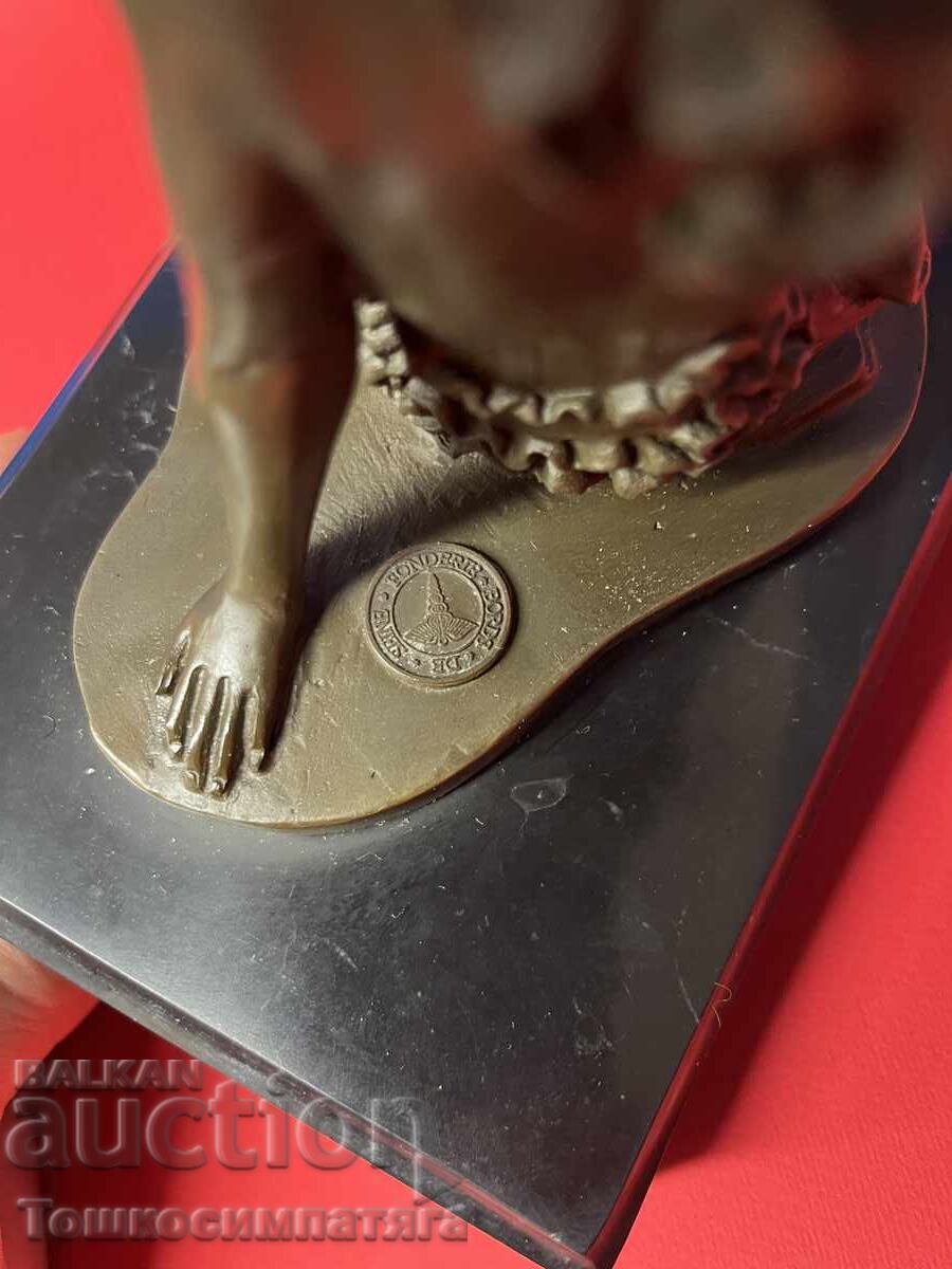 Χάλκινο άγαλμα κυρίας - Bronze Statue of a Lady με τιμή € 225.00 | 440.06 BGN Χάλκινο άγαλμα κυρίας - Bronze Statue of a Lady με τιμή € 225.00 | 440.06 BGN