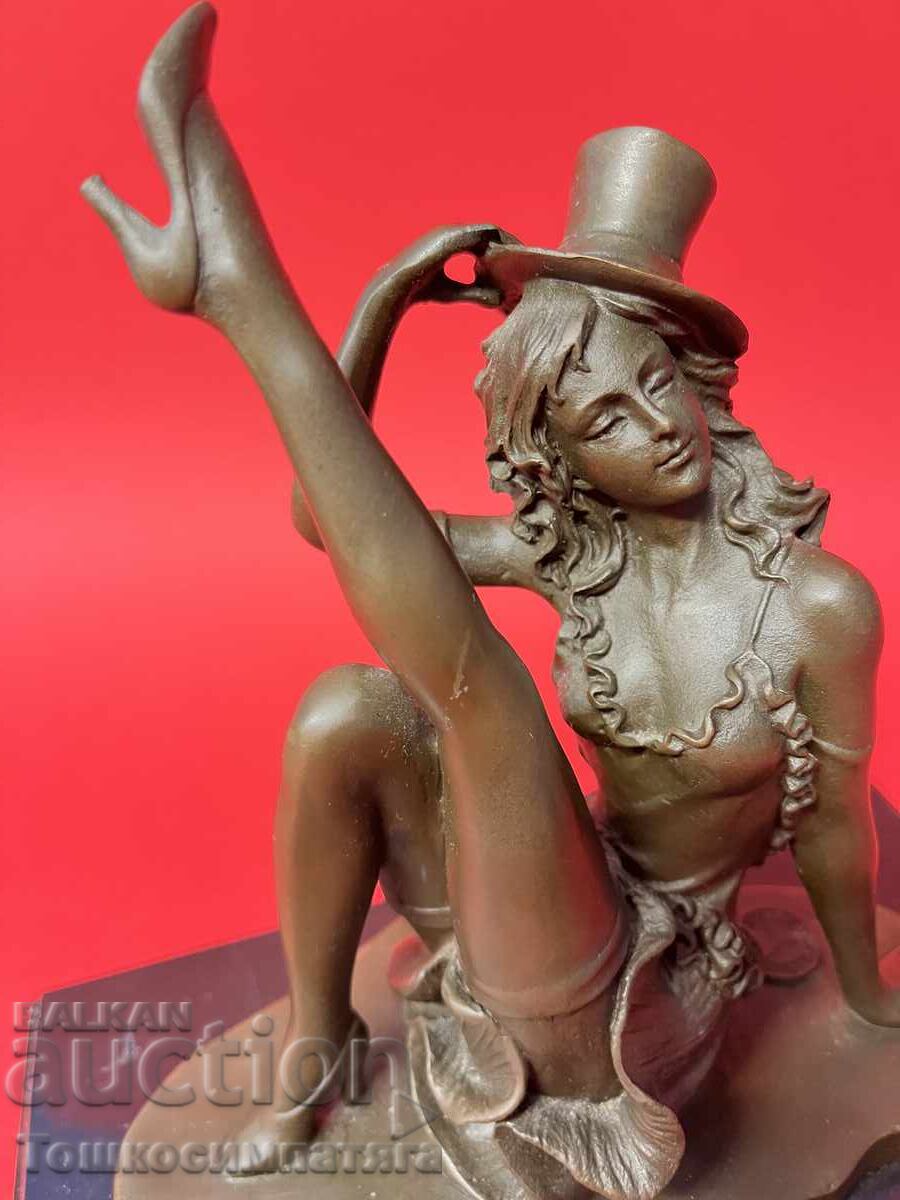 Παράδοση Χάλκινο άγαλμα κυρίας - Bronze Statue of a Lady Παράδοση Χάλκινο άγαλμα κυρίας - Bronze Statue of a Lady