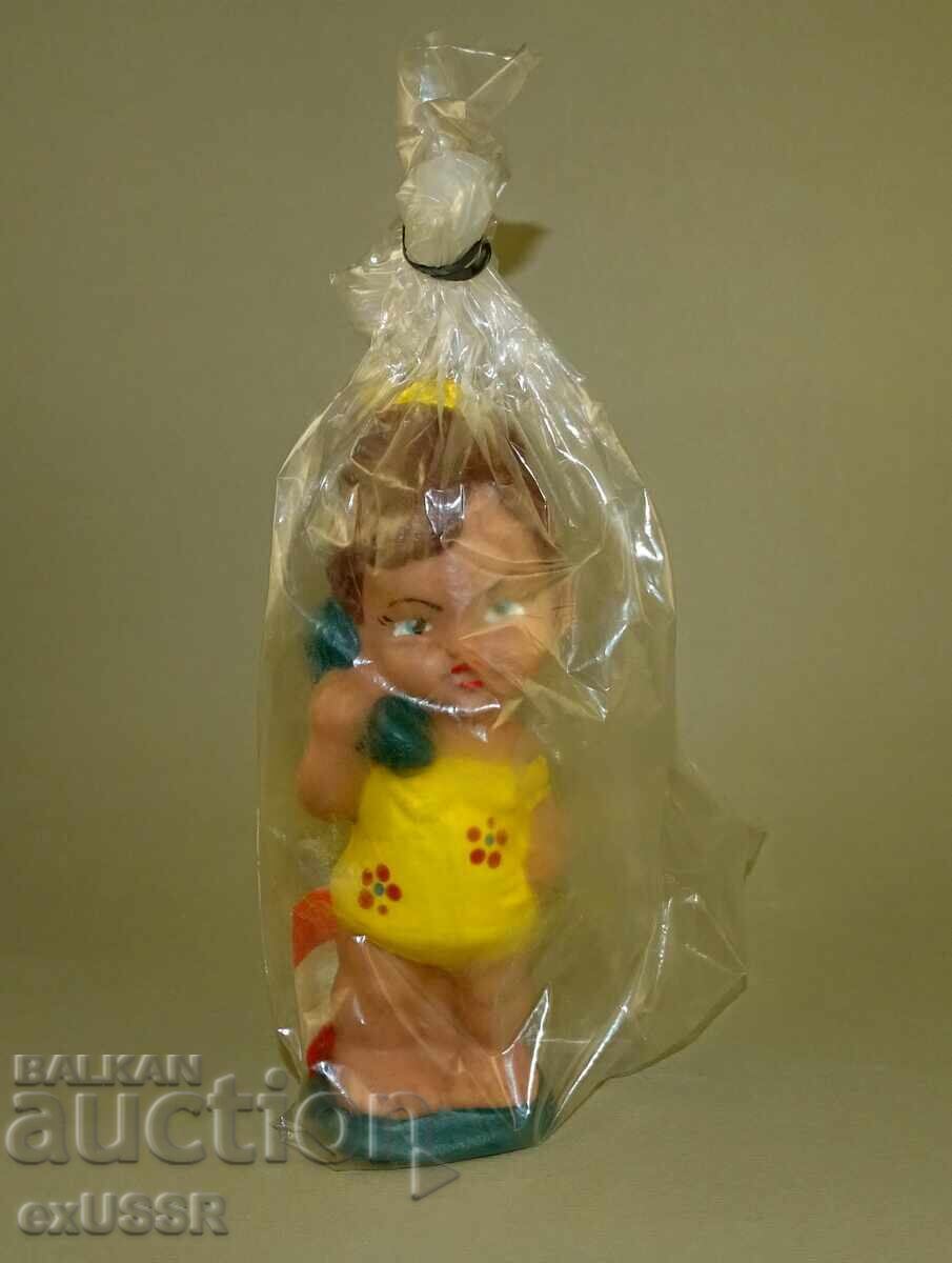 Jucărie de cauciuc veche, socială, păpușă, nouă, cu etichetă, Fată cu telefon