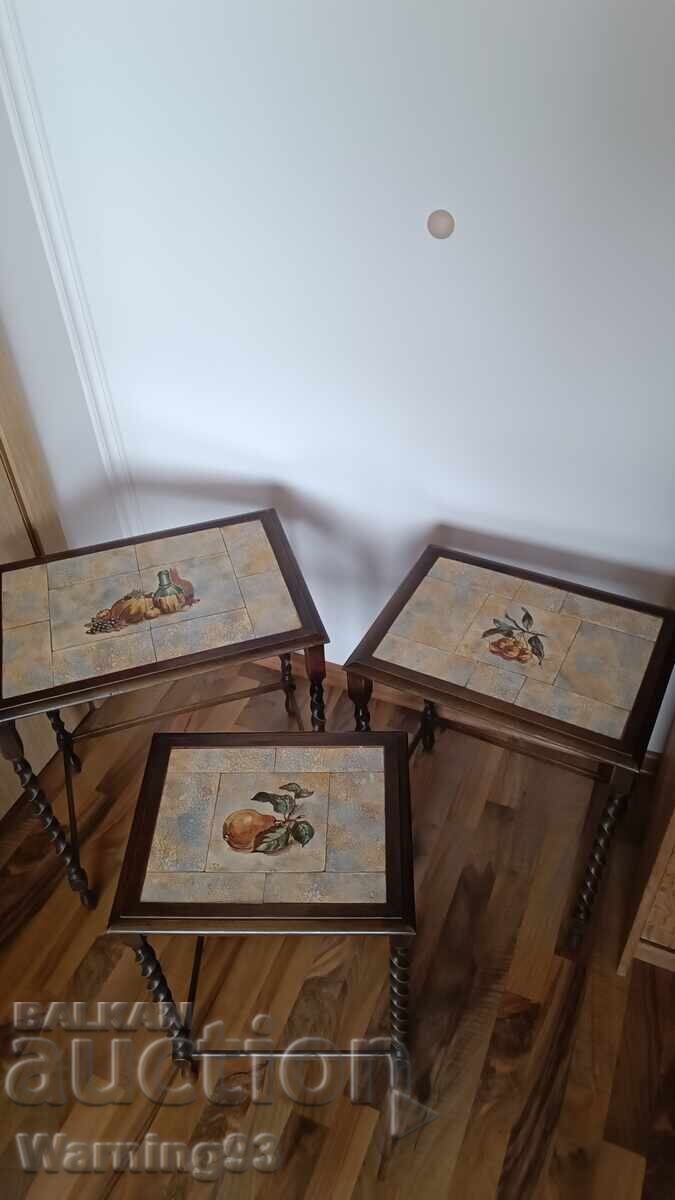 Three-piece set of tables - natural wood - 6 Three-piece set of tables - natural wood - 6