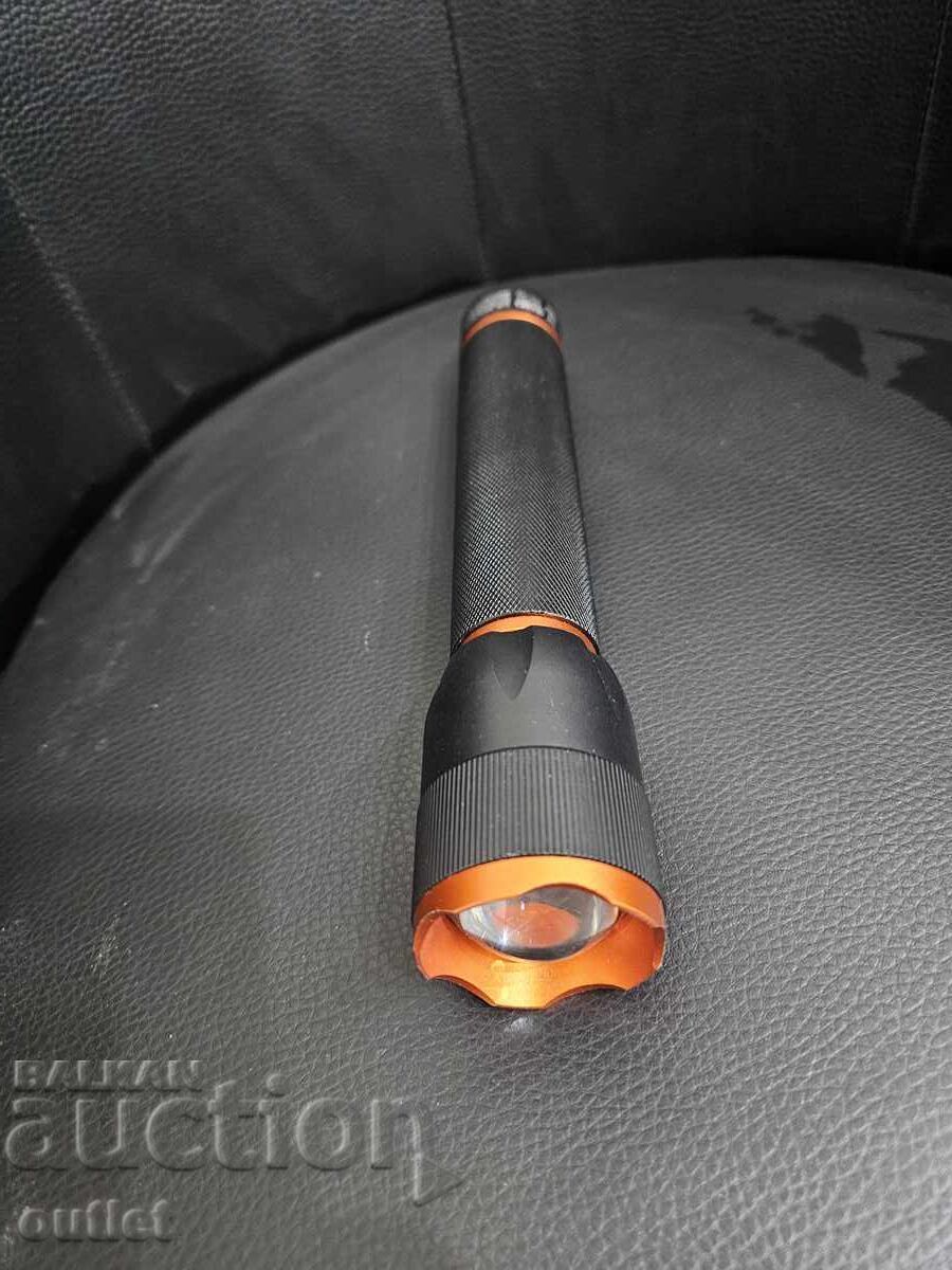 Aluminum flashlight Black & Decker Torch LED 6W 350Lm with price € 2.00 | 3.91 BGN