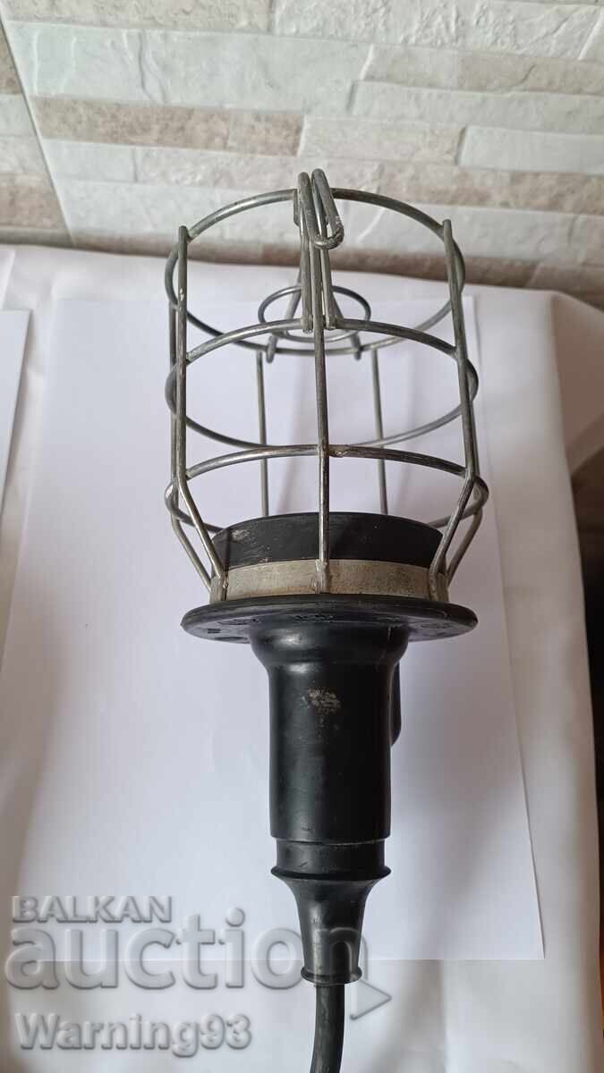 Παράδοση Γερμανικό φορητό φως εργασίας με κουμπί - παλιό μοντέλο