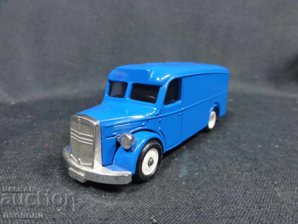 СТАРА РЕТРО МЕТАЛНА КОЛИЧКА КАМИОН MAN VAN CORGI