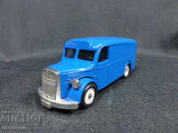 OLD RETRO METAL CART TRUCK MAN VAN CORGI