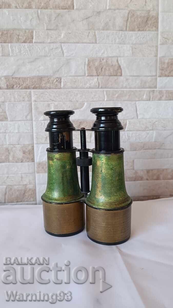 Стар военен бинокъл - WWII - Антика - 1940г. Стар военен бинокъл - WWII - Антика - 1940г.