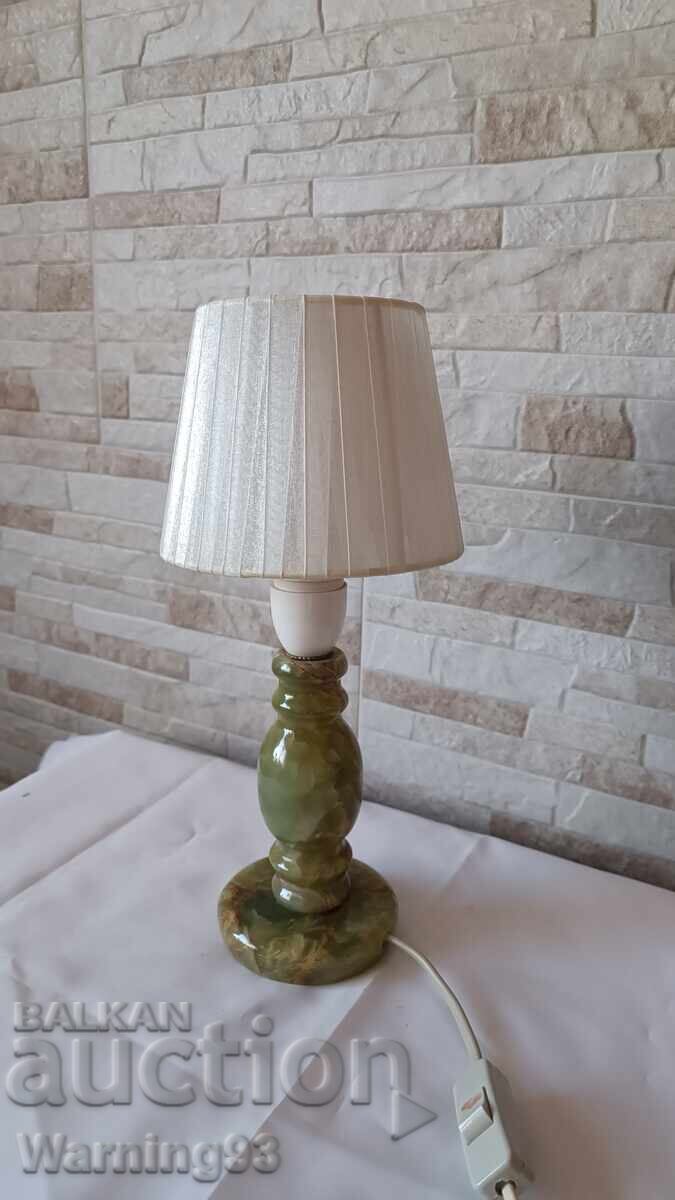 Доставка на Стара нощна лампа с основа от оникс - Антика Доставка на Стара нощна лампа с основа от оникс - Антика